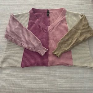 ALYA Cropped sweater